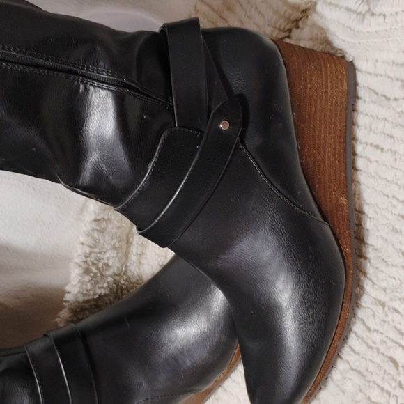 Dr. Scholl's  Be Energized  foam technology wedged heel boots - Picture 10 of 16